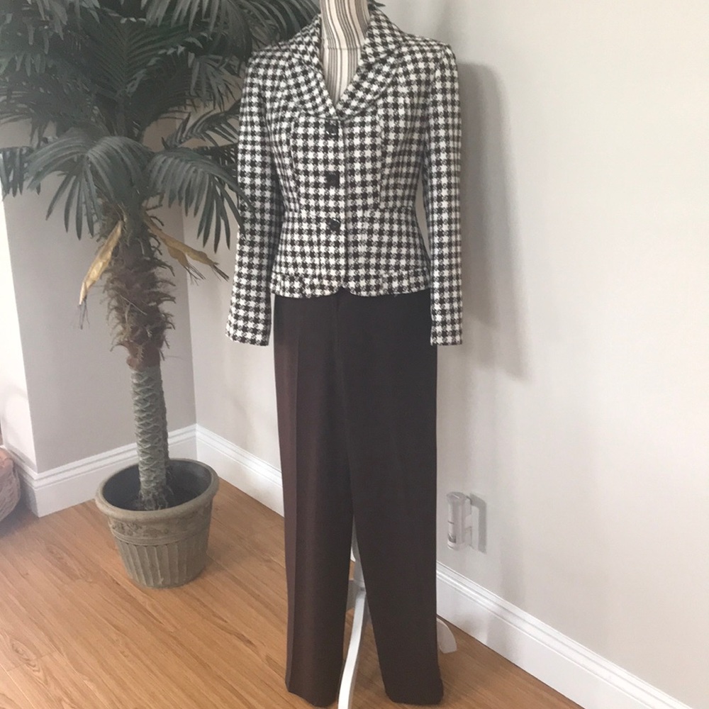 ๐ SIGNATURE SUIT by LARRY LEVINE - Picture 2 of 5